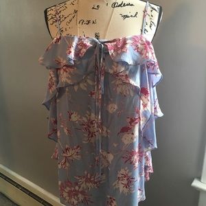 A.N.A Cold Shoulder floral top Sz L EUC 🌟3/$20🌟